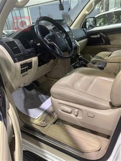 تۆیۆتا لاند کروزەر